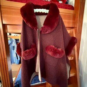 Luxurious Wine Red Cape with Plush Fur Collar and Pockets